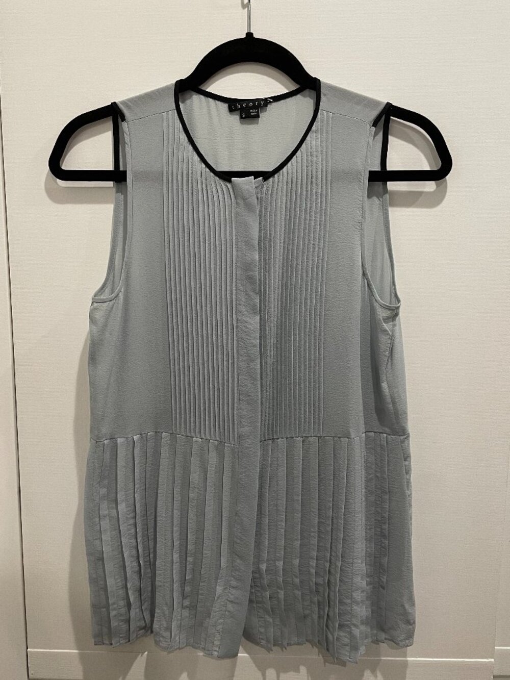 Theory Grey Pleated Sleeveless Silk Blend Blouse Top Size S